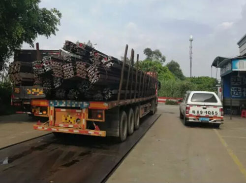 杏壇一超限“百噸王” 過(guò)磅稱重直接“爆表”